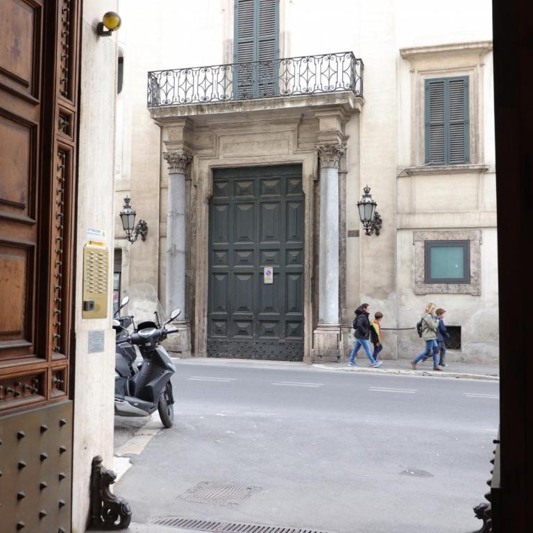 Trevi Grand Blu Suite B&B - Camera Queen con Balcone - 33