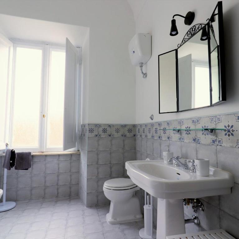 Trevi Grand Blu Suite B&B - Camera Queen con Balcone - 27