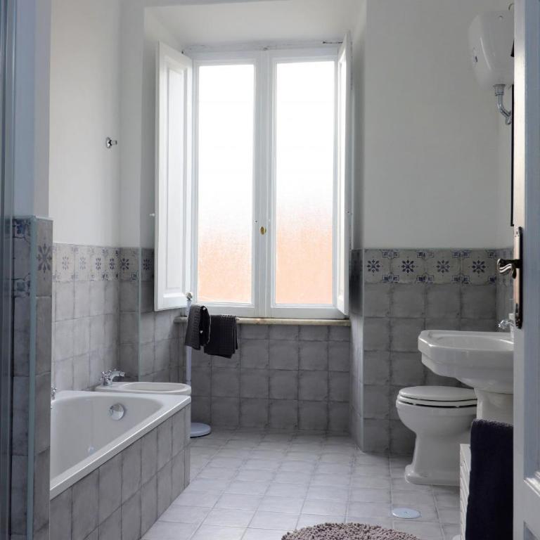 Trevi Grand Blu Suite B&B - Camera Queen con Balcone - 20
