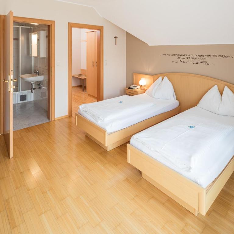 Pension Zum lustigen Steirer - Doppelzimmer mit Balkon - 5