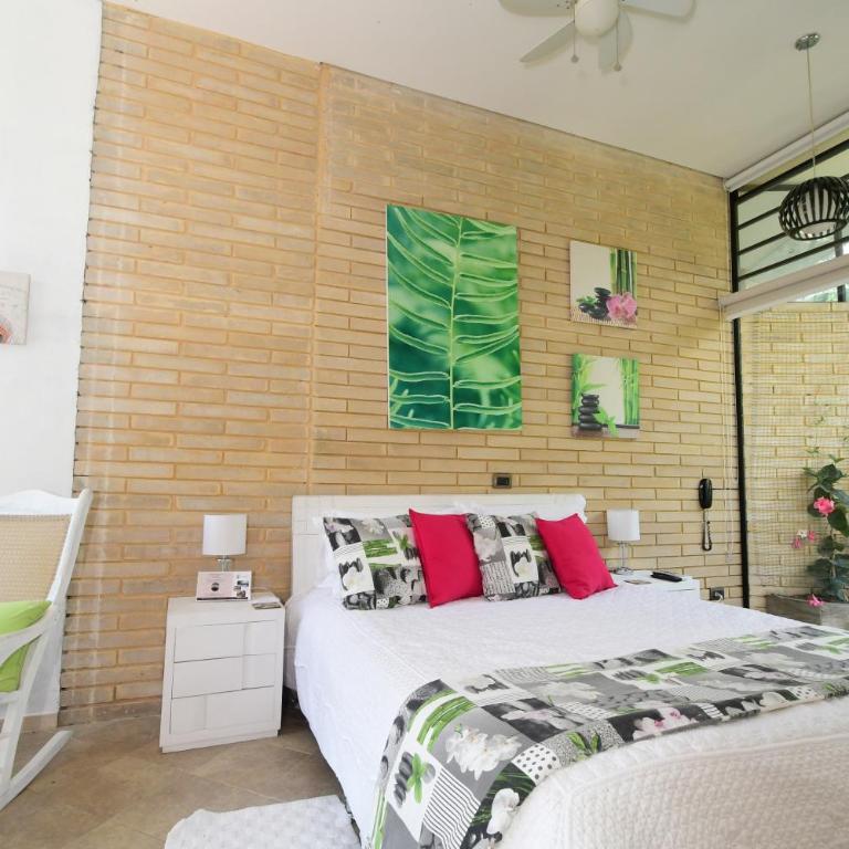 Hotel Casa Ambrosia - Suite with Garden View - 5