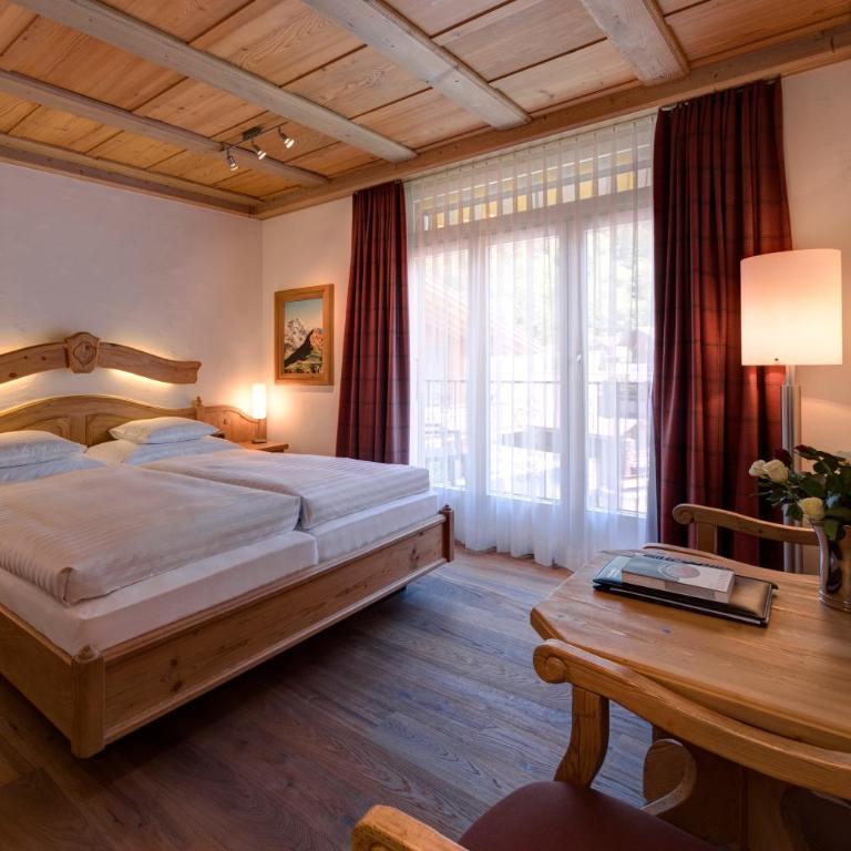 Hotel Schönegg - Superior Doppelzimmer mit Balkon und Bergblick - 6