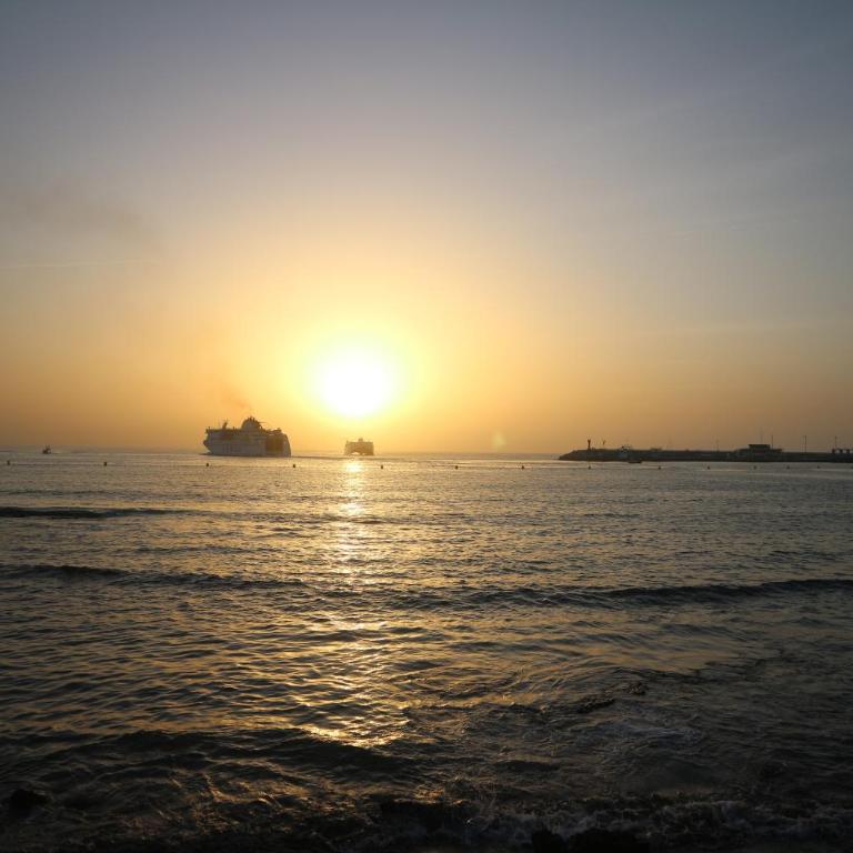 Sun & View Holiday Home - Apartamento - 42