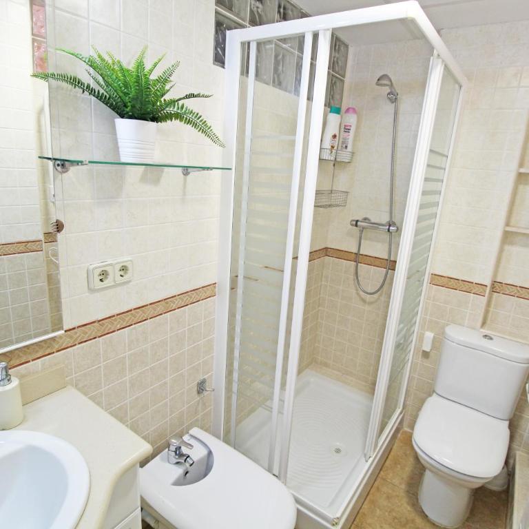 1a línea Playa San Juan. Vistas. Piscina. BBQ. Gym - Apartamento de 2 dormitorios - 21