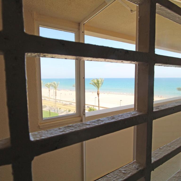 1a línea Playa San Juan. Vistas. Piscina. BBQ. Gym - Apartamento de 2 dormitorios - 25