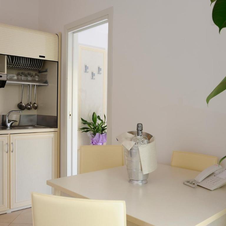 Residence Suite Smeraldo - One-Bedroom Apartment - 1