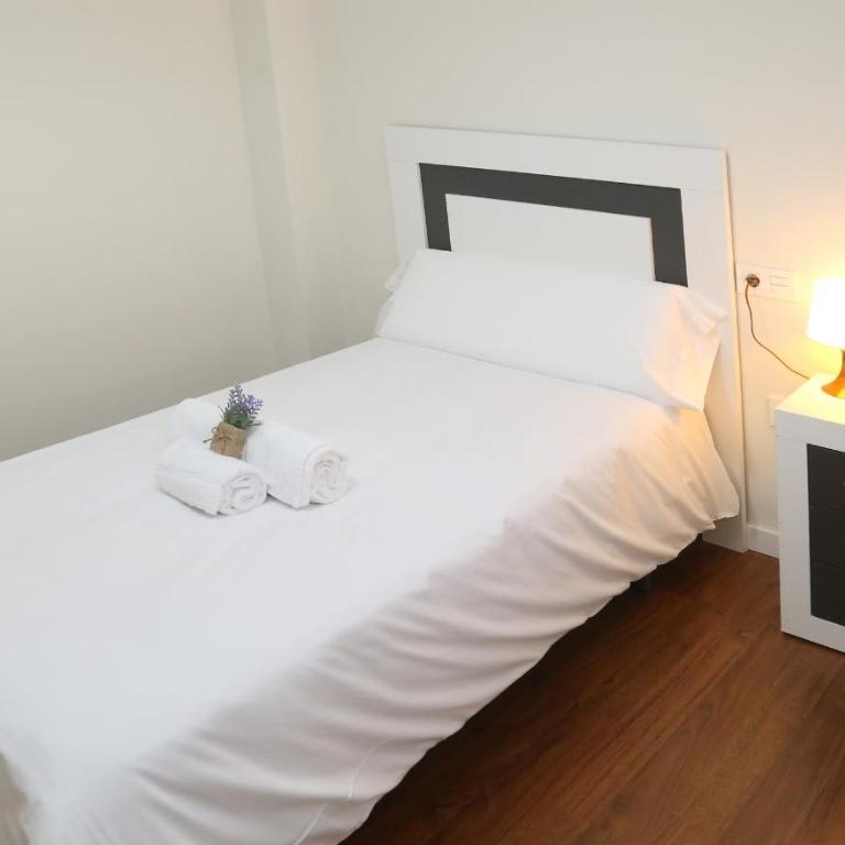 Apartamento Turistico Puente Romano P4 bajo C - Three-Bedroom Apartment - 5