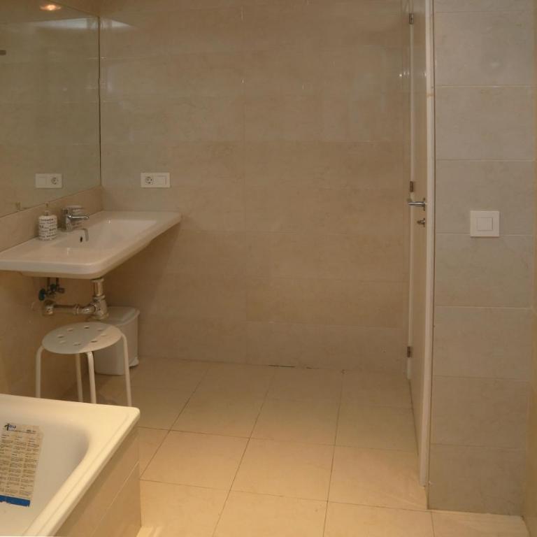 Apartamento Turistico Puente Romano P4 bajo C - Three-Bedroom Apartment - 7