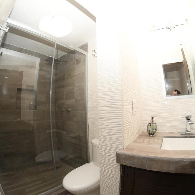 The House of Cinema - Double Room with Shared Bathroom - 5