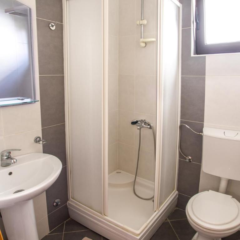 Apartments and rooms Marija - Apartment with Garden View - 5