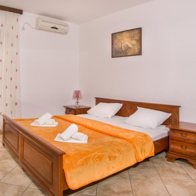 Apartments and rooms Marija - Double Room with Balcony - 5