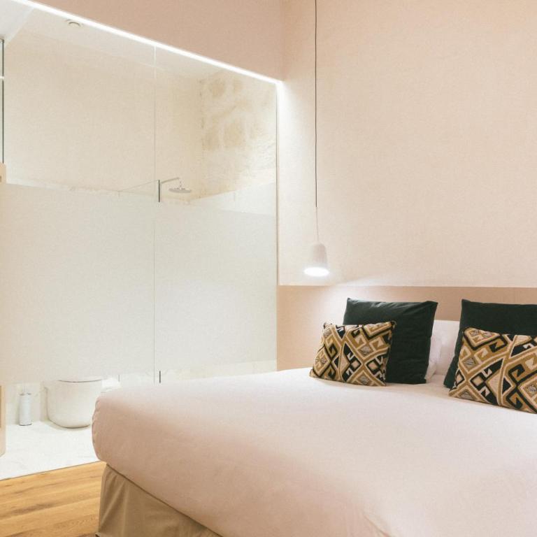 VEINTIUNO Emblematic Hotels by Airnest - Habitación Doble Clásica Interior - 4