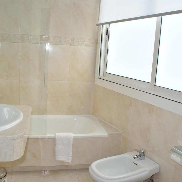 Hotel Junquera - Habitación Triple económica - 4