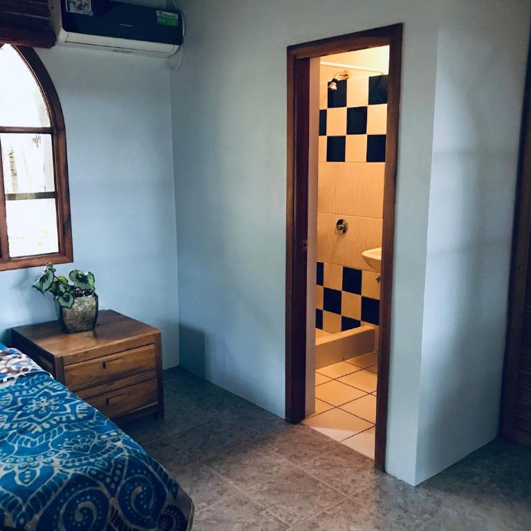 CanoaOasis - Habitación Deluxe - 1 cama grande - 17