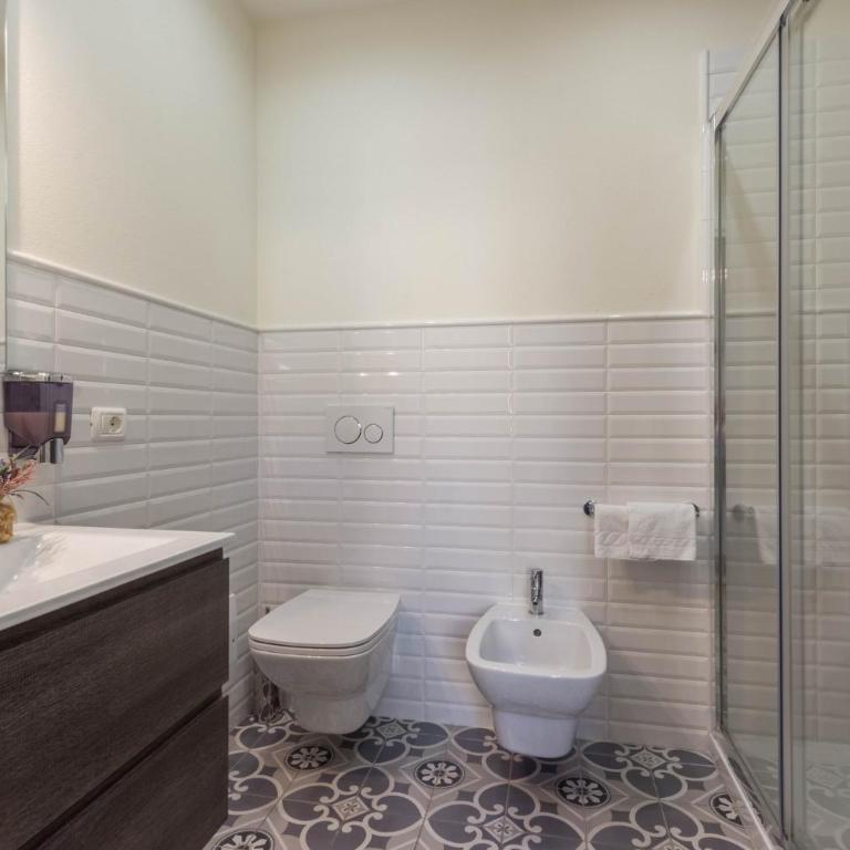 BB22 Cagliari - Deluxe Double Room with Balcony - 3