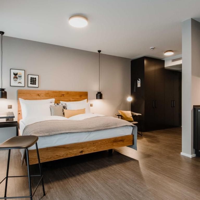 Timehouse Serviced Apartments - Deluxe Studio - 3
