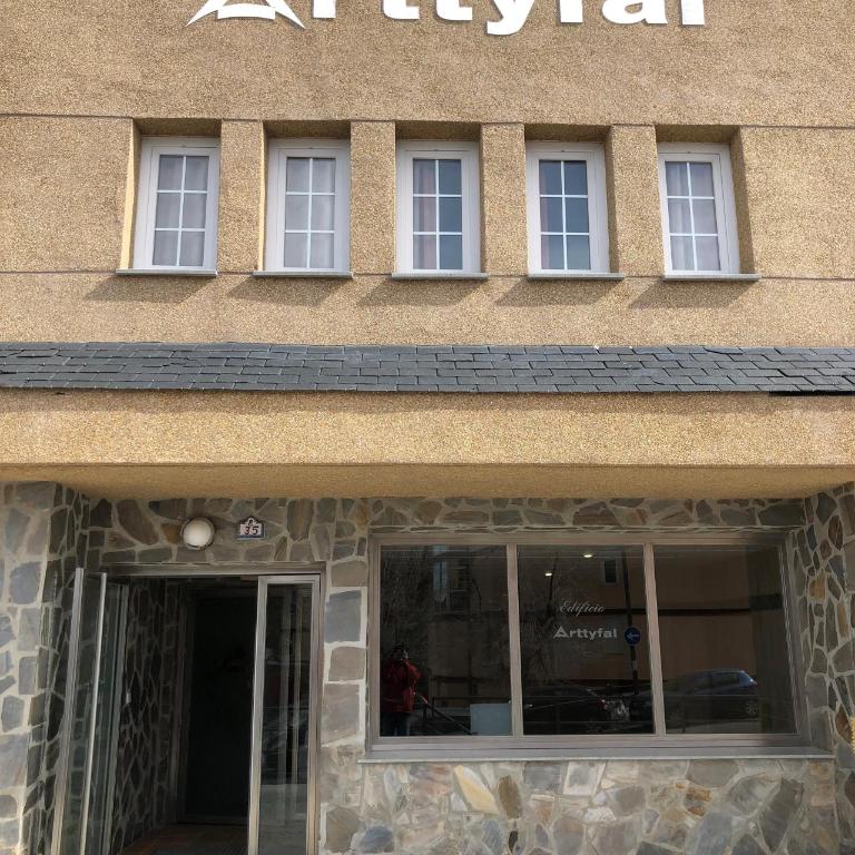 Loft con WiFi y Parking en el corazón de Sierranevada - Apartamento de 1 dormitorio - 4