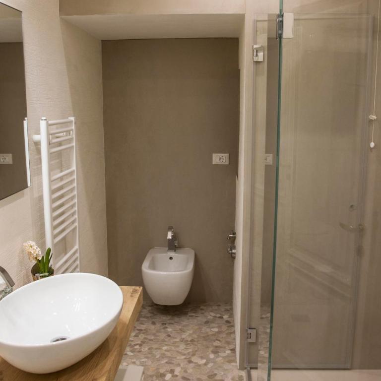 Lella's Home - Two-Bedroom Apartment - 10