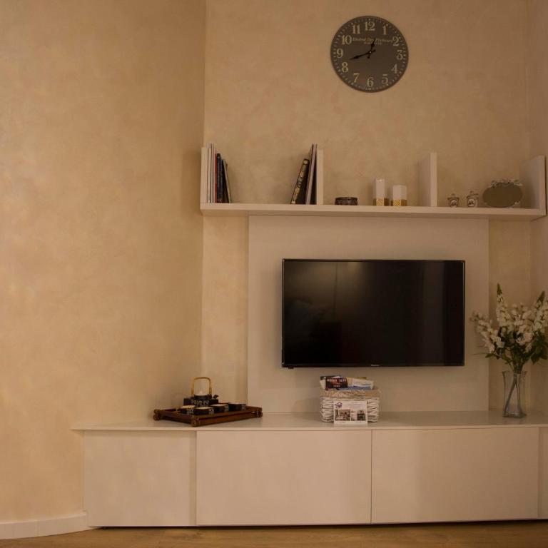 Lella's Home - Two-Bedroom Apartment - 3