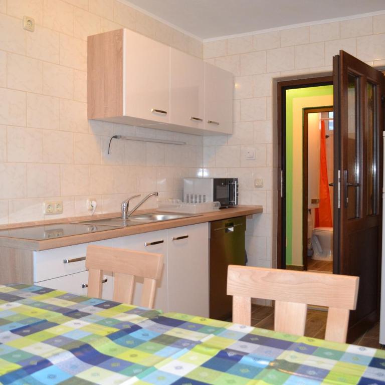 Apartment Holiday Lungötz - Apartment mit 3 Schlafzimmern und Balkon - 8