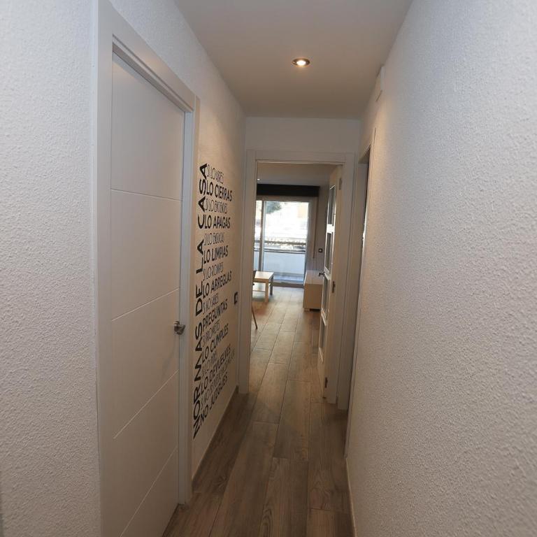 DIFFERENTFLATS Llum - Two-Bedroom Apartment - 21