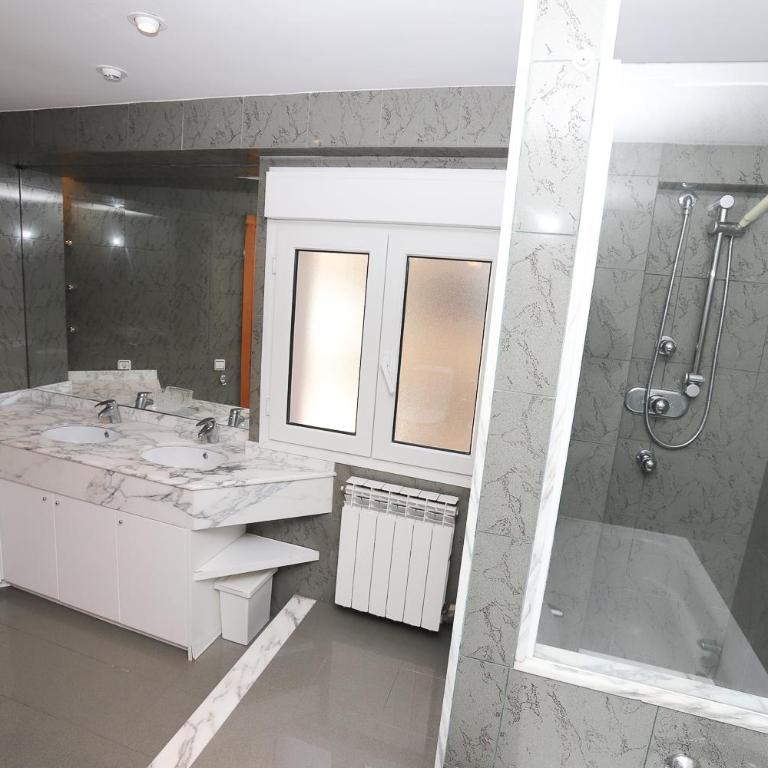 DIFFERENTFLATS Bello Horizonte - Three-Bedroom Apartment with Sea View - 11