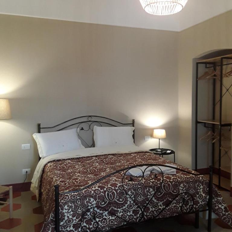 Dimora Don Francesco - King Room with Balcony - 9