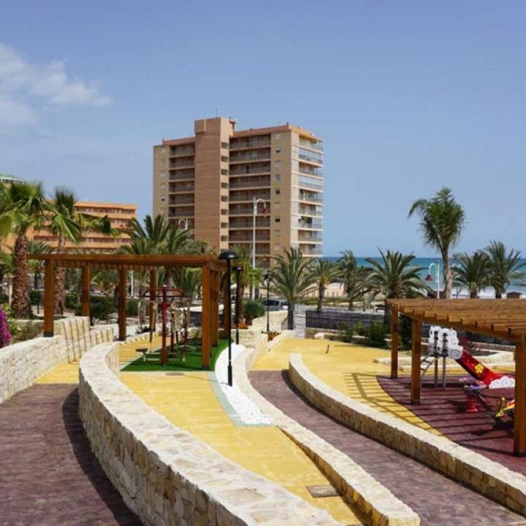 Great Views First Line Teleworkers and Families Unforgetable Apartment - Three-Bedroom Apartment - 48