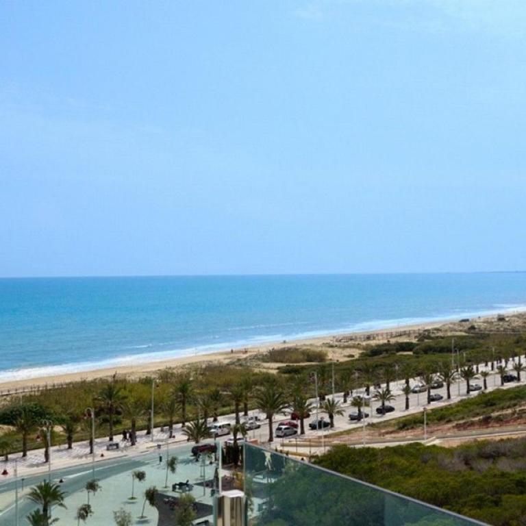 Great Views First Line Teleworkers and Families Unforgetable Apartment - Three-Bedroom Apartment - 49