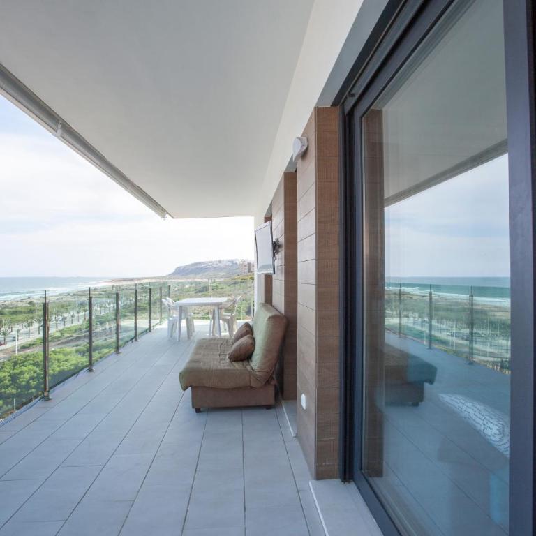 Great Views First Line Teleworkers and Families Unforgetable Apartment - Three-Bedroom Apartment - 27