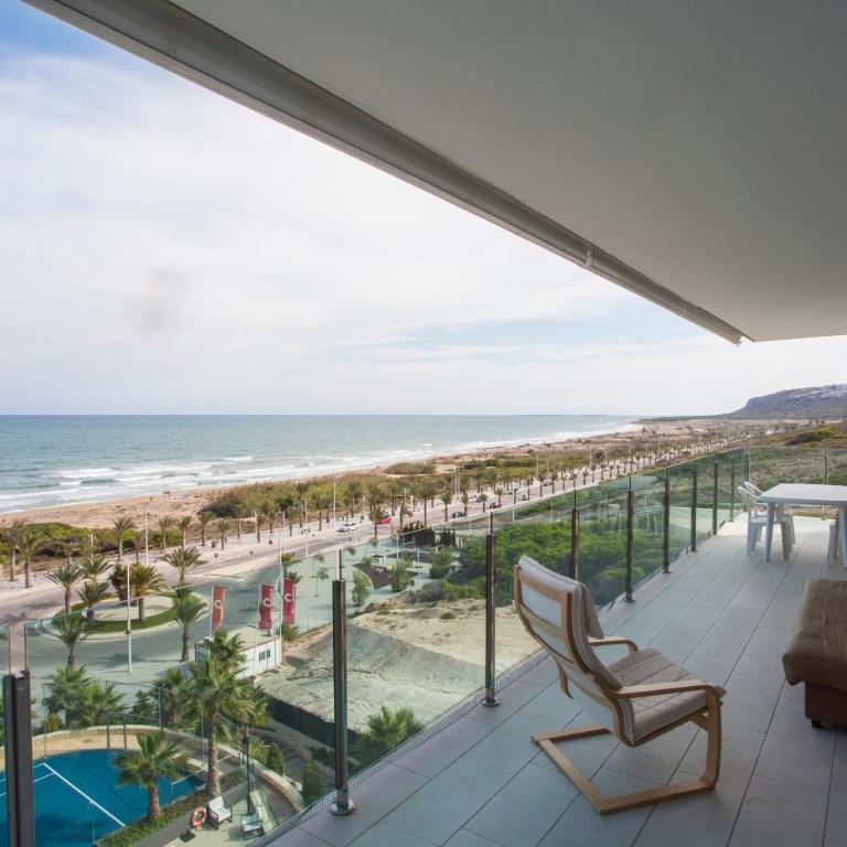 Great Views First Line Teleworkers and Families Unforgetable Apartment - Three-Bedroom Apartment - 26