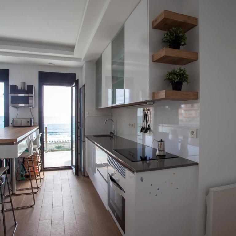 Great Views First Line Teleworkers and Families Unforgetable Apartment - Three-Bedroom Apartment - 13