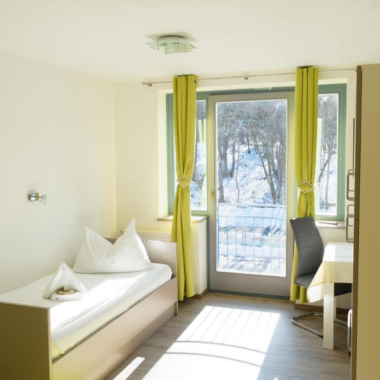 Jugend- und Familiengästehaus Cap Wörth - Einzelzimmer mit Gemeinschaftsbad - 2