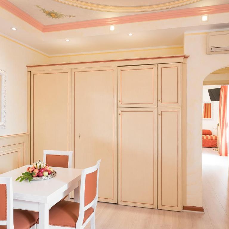Hotel Villa Florida & Suite Apartments - Suite con Terrazza Privata e Vista Lago - 1