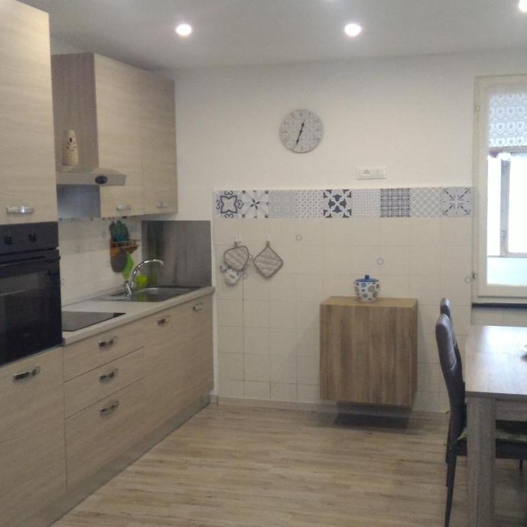 La casa di Andrea - Appartamento con 2 Camere da Letto - 2