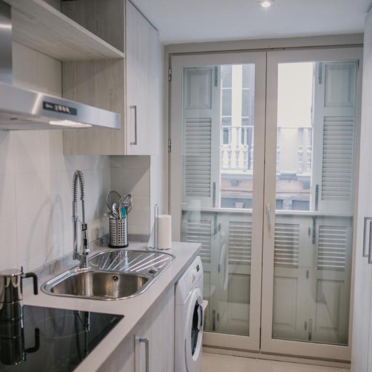 Picasso City Center 1A - Deluxe Apartment - 56