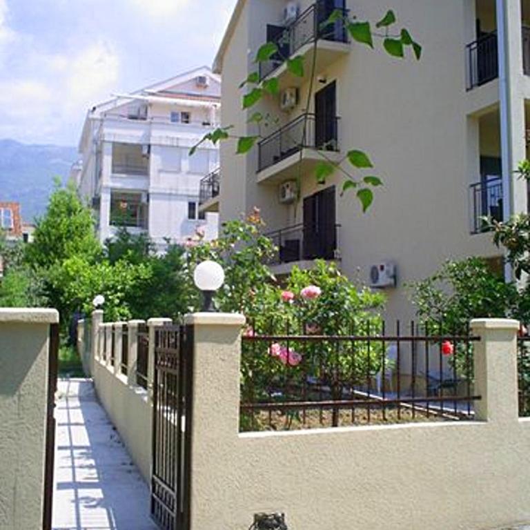 Apartments and rooms Marija - Triple Room with Balcony - 1
