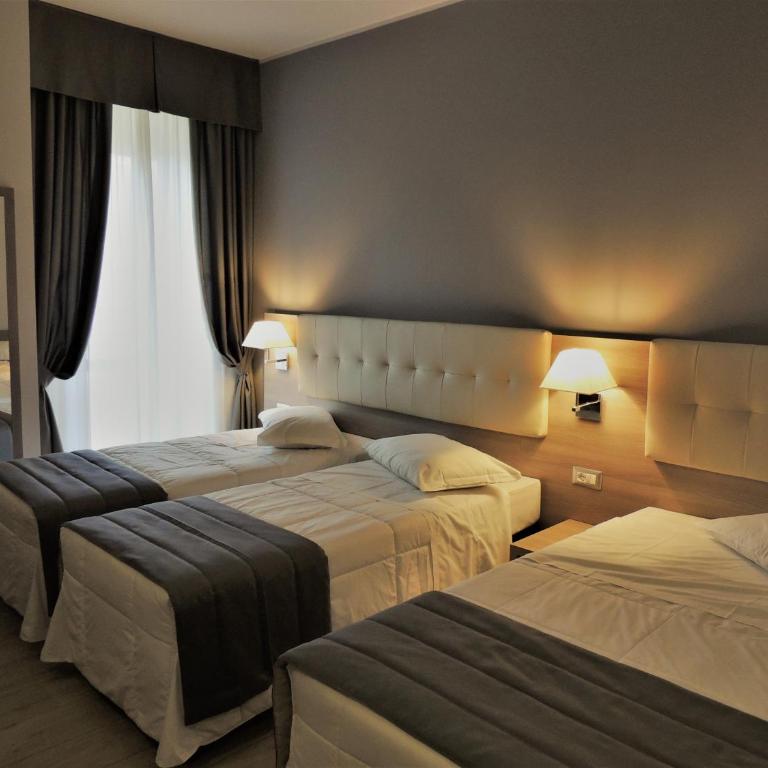 Hotel Accursio - Camera Familiare - 4
