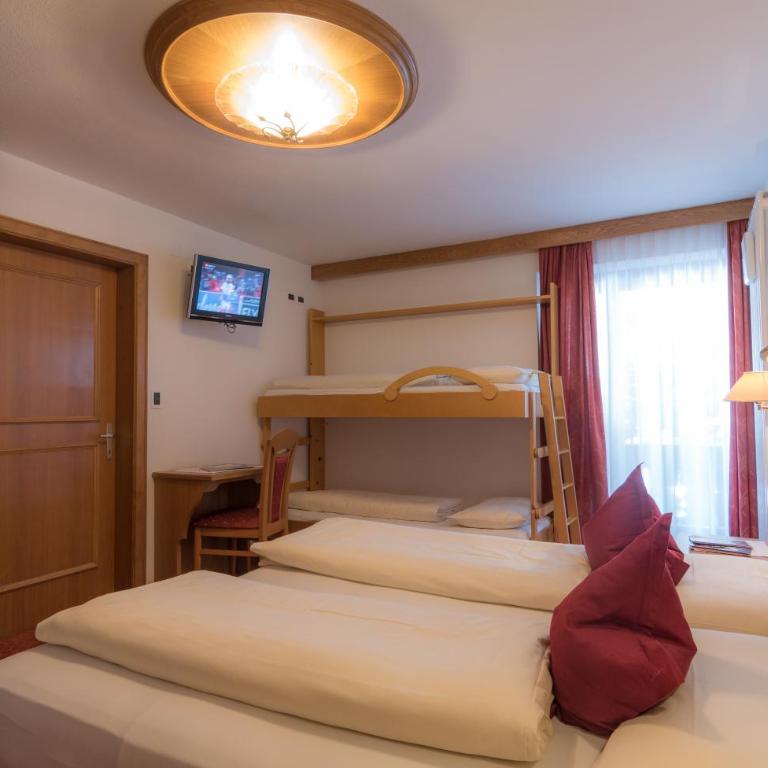 Garni La Vara - Familienzimmer mit Bergblick - 6