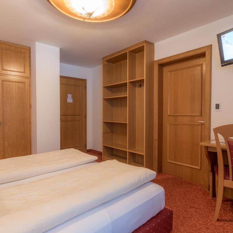 Garni La Vara - Familienzimmer mit Bergblick - 5
