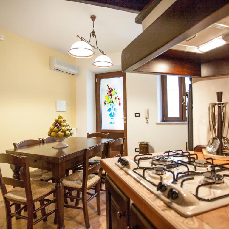 Tina House - Il cortile nel centro storico di Taormina - Maisonette - 10