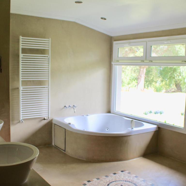 La Aguada - Habitación con cama extragrande y bañera de hidromasaje - 2