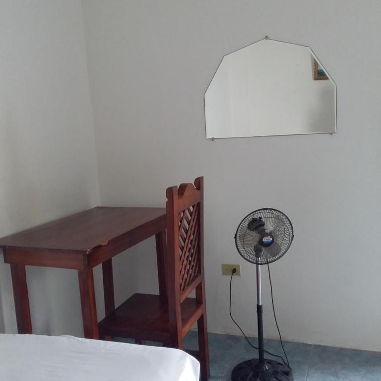 Hospedaje Sarita - Habitación Doble con baño privado - 2