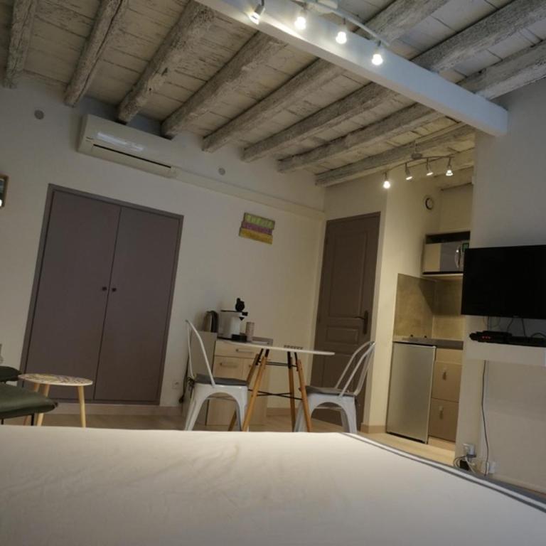 Studio typique et cosy climatise. - Appartamento Monolocale - 9