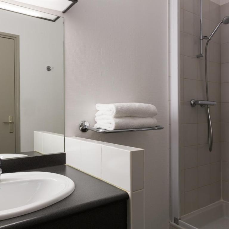 The Originals Boutique, Hôtel Alizé, Évian-les-Bains - Chambre Double – Vue sur Cour - 2
