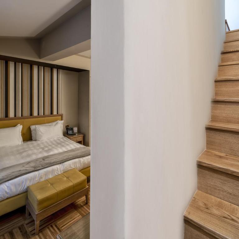 Solo Experience Hotel - Camera Familiare Superior - 1