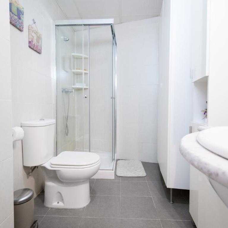 Holidays2Malaga Apto Pozos Dulces Acogedor & balcon & tranquilo en centro de Malaga - One-Bedroom Apartment - 12