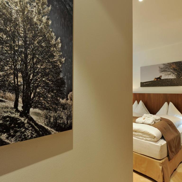 Waldhotel & SPA Davos - for body & soul - Standard Doppelzimmer mit Waldblick - 3