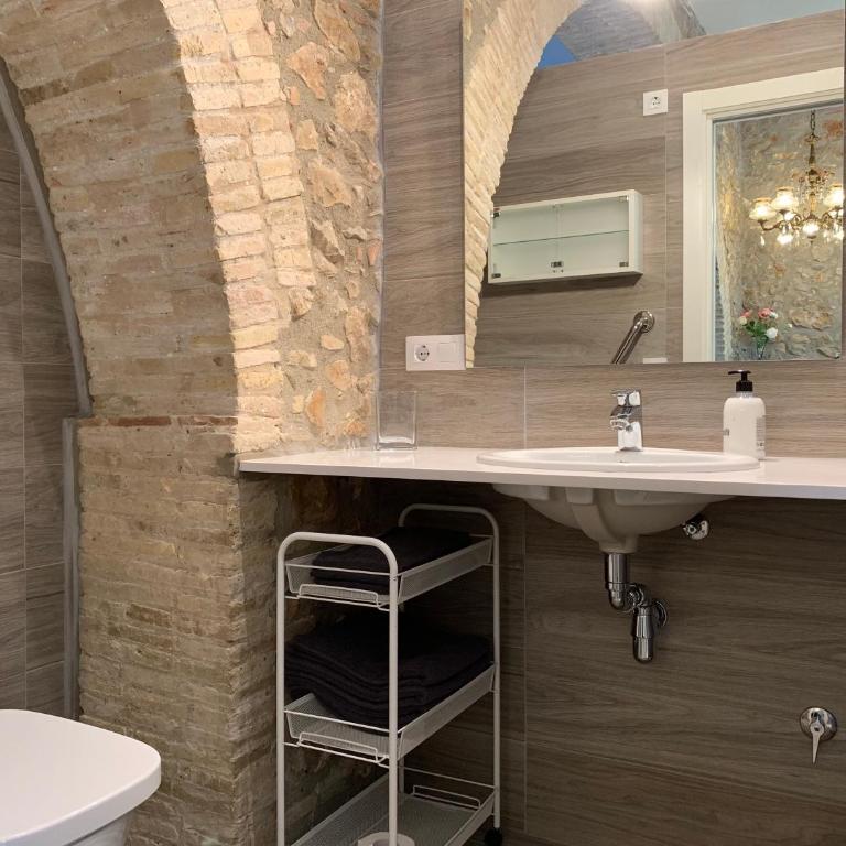 PINTOR MASSANET - Casa de piedra adaptada en LEscala - Casa con 1 dormitorio - 12