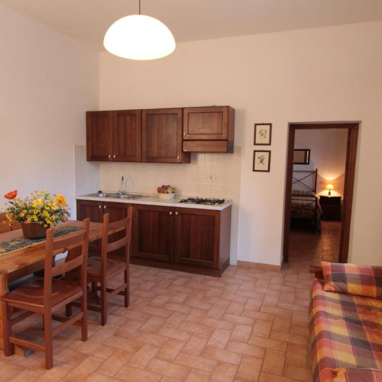 Agriturismo Montegonfoli - Two-Bedroom Apartment with Garden View - 7